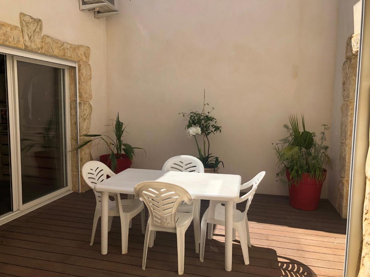 Maison De Village Avec Patio Bessan Kültér fotó